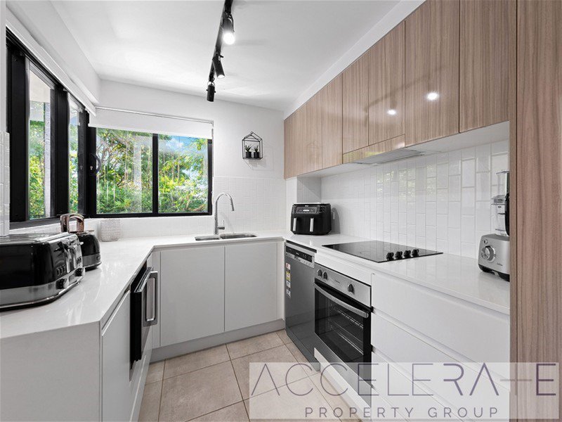 Photo - 8/40 Nicklin Street, Coorparoo QLD 4151 - Image 5