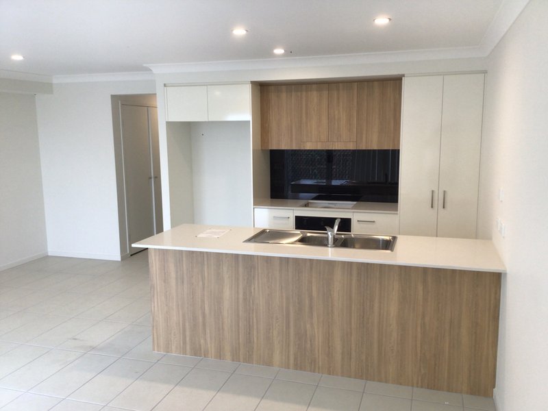 Photo - 84/1 Isla , Pimpama QLD 4209 - Image 2