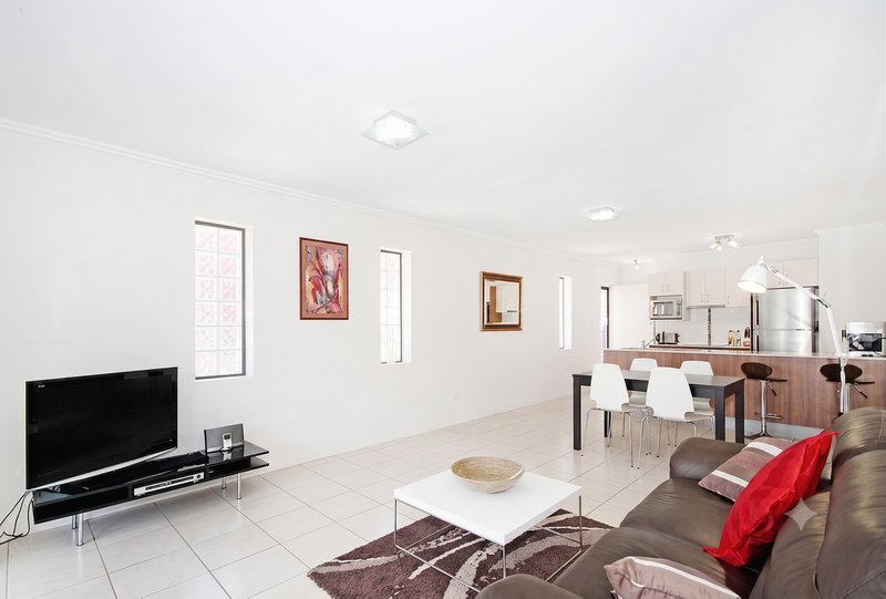 Photo - 8/42 School Street, Kelvin Grove QLD 4059 - Image 4