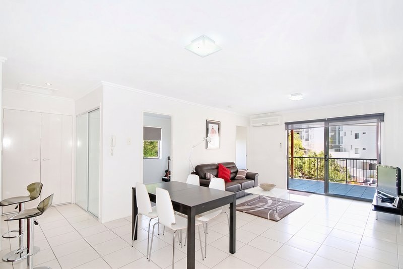 Photo - 8/42 School Street, Kelvin Grove QLD 4059 - Image 5