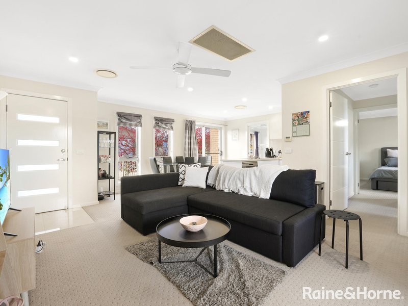 Photo - 8/42 Wentworth Drive, Kelso NSW 2795 - Image 2