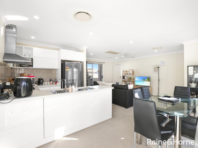 Photo - 8/42 Wentworth Drive, Kelso NSW 2795 - Image 4