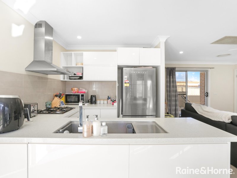 Photo - 8/42 Wentworth Drive, Kelso NSW 2795 - Image 5