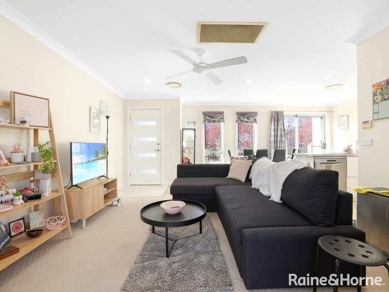 Photo - 8/42 Wentworth Drive, Kelso NSW 2795 - Image 7