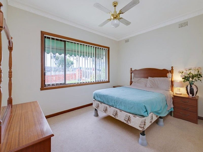 Photo - 843 Plenty Road, Reservoir VIC 3073 - Image 5