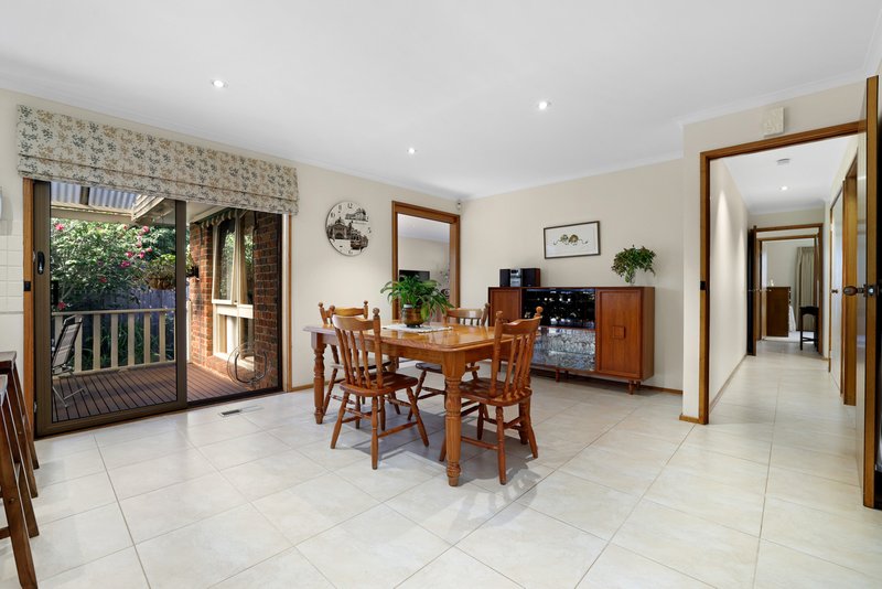 Photo - 843 Waverley Road, Glen Waverley VIC 3150 - Image 5