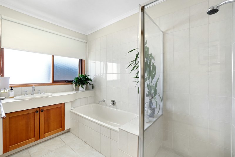 Photo - 843 Waverley Road, Glen Waverley VIC 3150 - Image 12