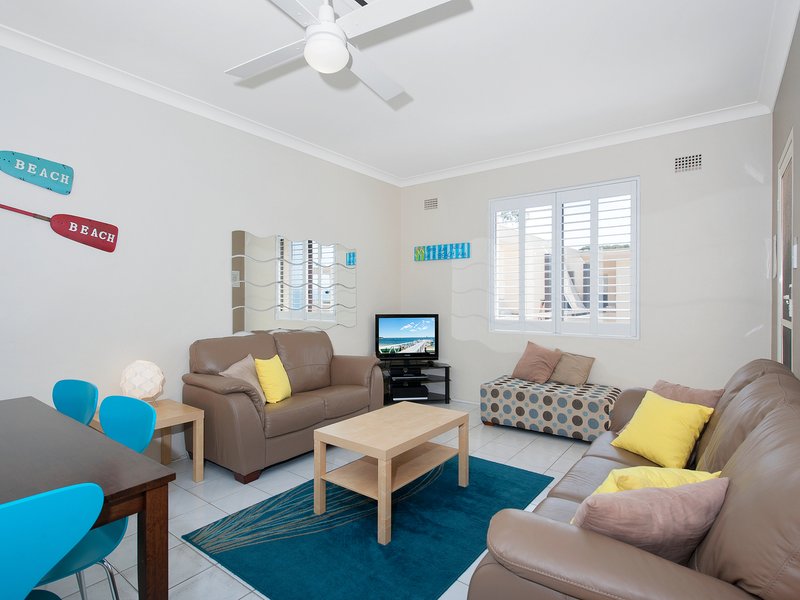 Photo - 8/47-51 Shoal Bay Road, Shoal Bay NSW 2315 - Image 2