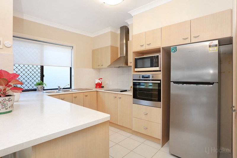 Photo - 84/76 Bayview Street, Runaway Bay QLD 4216 - Image 9