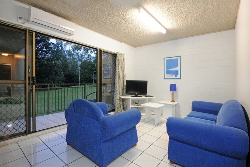 8/48 Coral Esplanade, Cannonvale QLD 4802