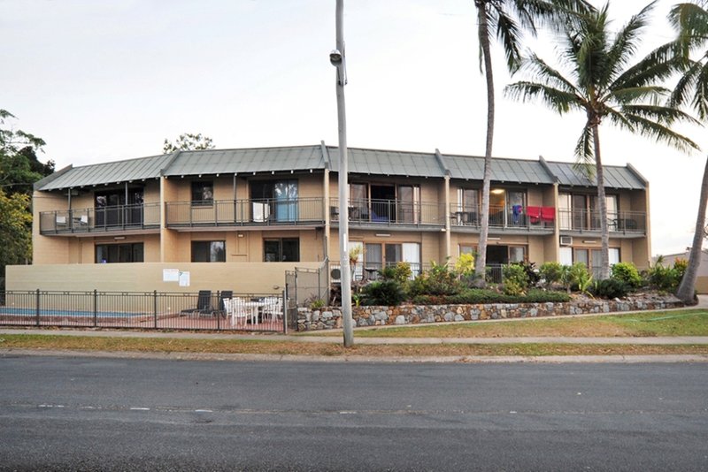 Photo - 8/48 Coral Esplanade, Cannonvale QLD 4802 - Image 2