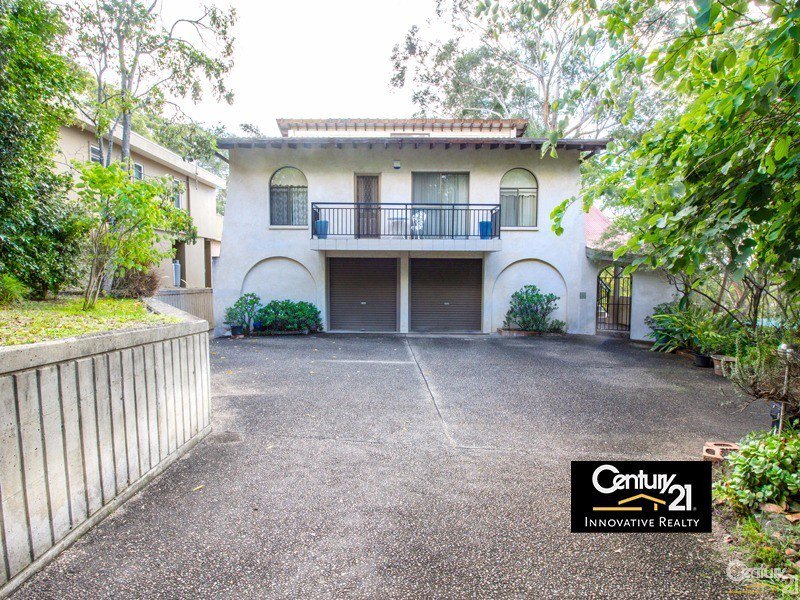 848 Henry Lawson Drive, Picnic Point NSW 2213