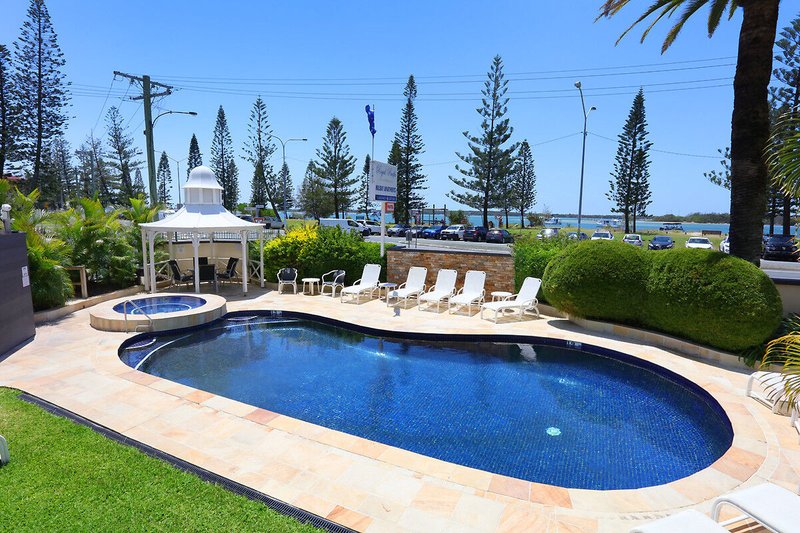 Photo - 8/484-488 Marine Parade, Biggera Waters QLD 4216 - Image 15