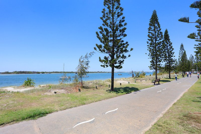 Photo - 8/484-488 Marine Parade, Biggera Waters QLD 4216 - Image 18