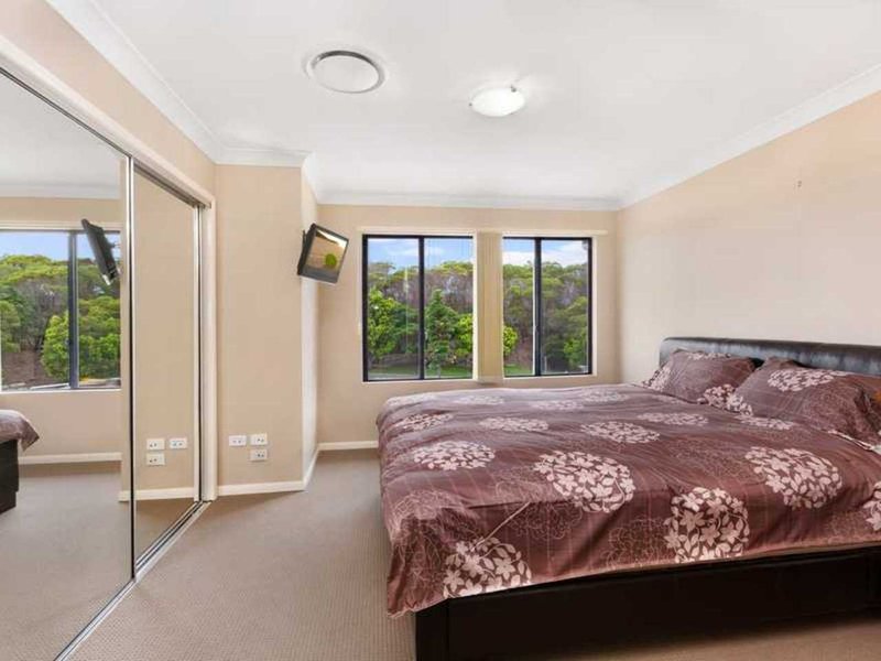 Photo - 8/492 Christine Avenue, Robina QLD 4226 - Image 7