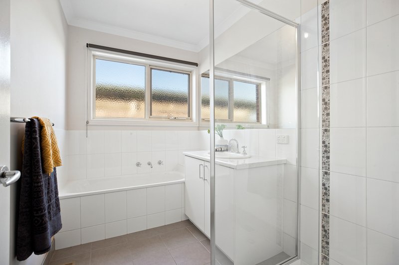 Photo - 84A Country Club Drive, Chirnside Park VIC 3116 - Image 10