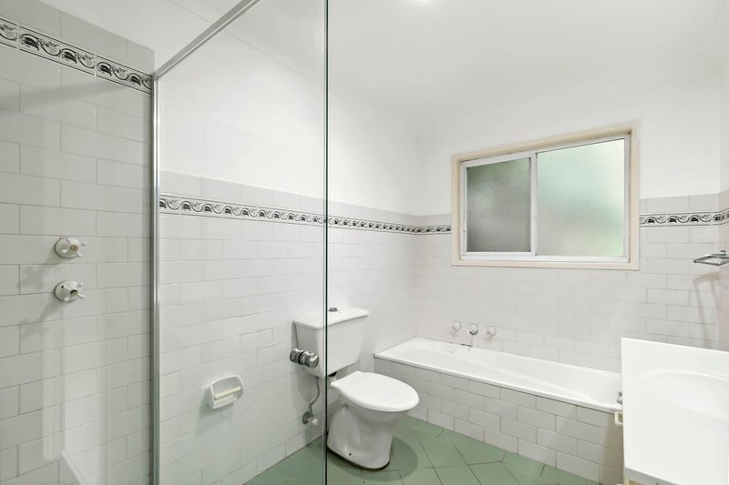 Photo - 84A Wakehurst Parkway, North Narrabeen NSW 2101 - Image 5