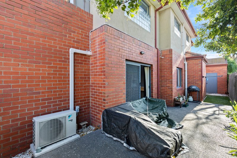 Photo - 8/5-7 Hall Street, Cheltenham VIC 3192 - Image 9