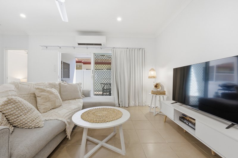 Photo - 8/5-7 Oyster Court, Trinity Beach QLD 4879 - Image 5