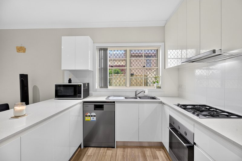 Photo - 8/5-7 Saywell Road, Macquarie Fields NSW 2564 - Image 7