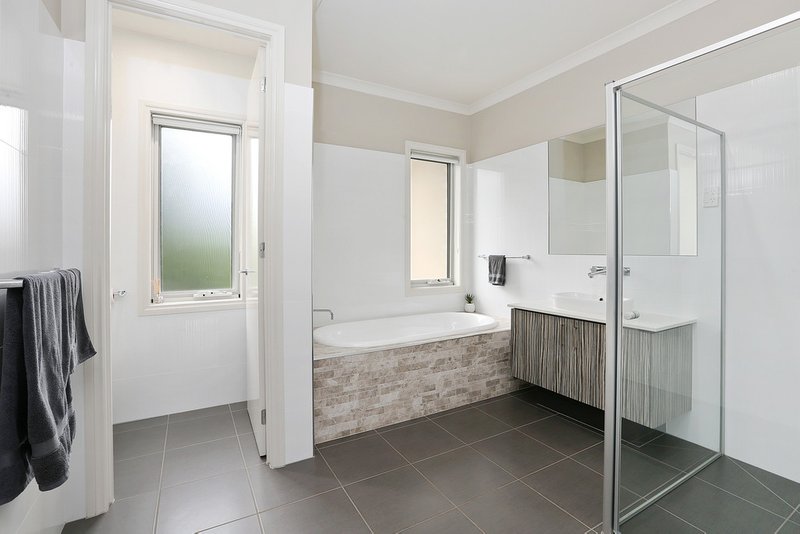 Photo - 85-87 Westlakes Boulevard, Lara VIC 3212 - Image 18