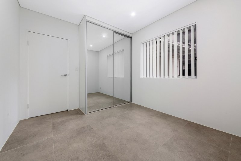 Photo - 8/5-9 White Avenue, Bankstown NSW 2200 - Image 4