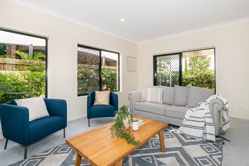 Photo - 85 Admiral Crescent, Springfield Lakes QLD 4300 - Image 4