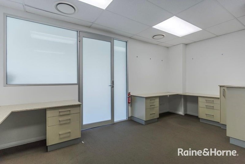 Photo - 85 Anthony Rolfe Avenue, Gungahlin ACT 2912 - Image 4
