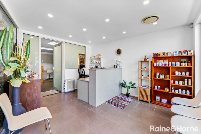 Photo - 85 Anthony Rolfe Avenue, Gungahlin ACT 2912 - Image 2