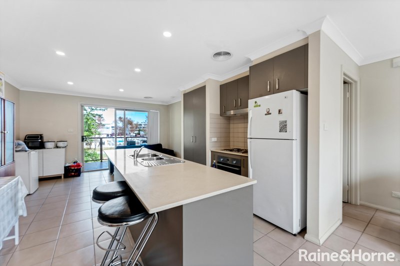Photo - 85 Anthony Rolfe Avenue, Gungahlin ACT 2912 - Image 7