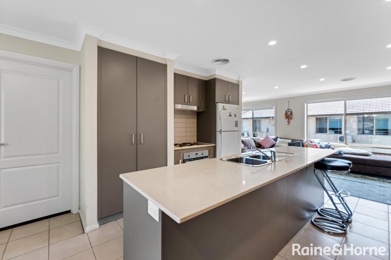Photo - 85 Anthony Rolfe Avenue, Gungahlin ACT 2912 - Image 8