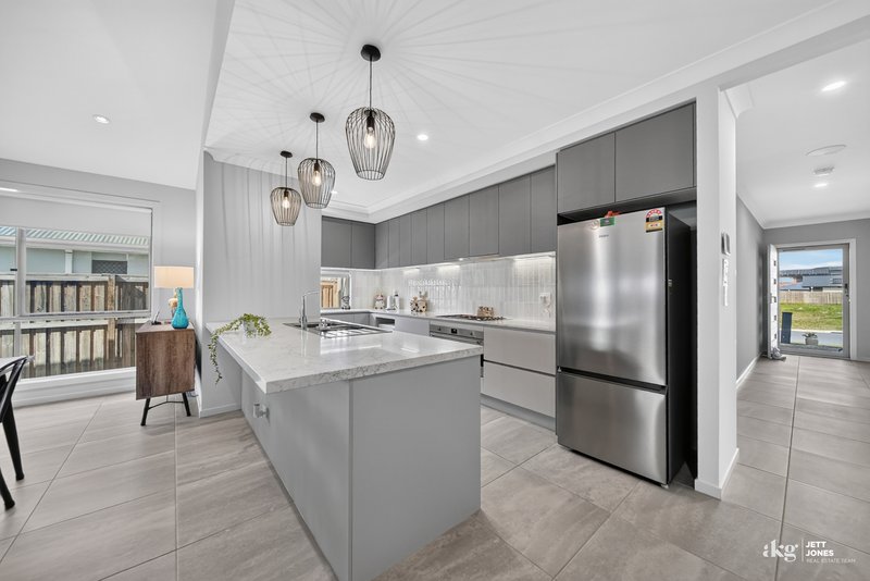 Photo - 85 Ashwood Circuit, Chambers Flat QLD 4133 - Image 3