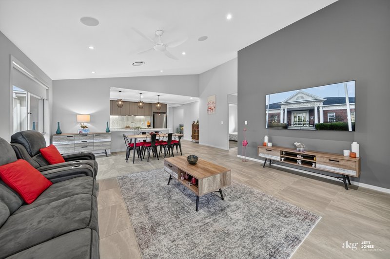 Photo - 85 Ashwood Circuit, Chambers Flat QLD 4133 - Image 11