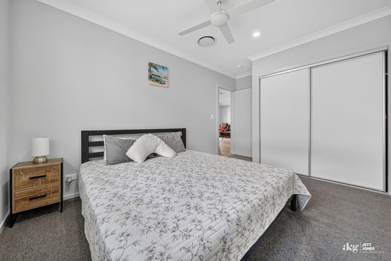 Photo - 85 Ashwood Circuit, Chambers Flat QLD 4133 - Image 16