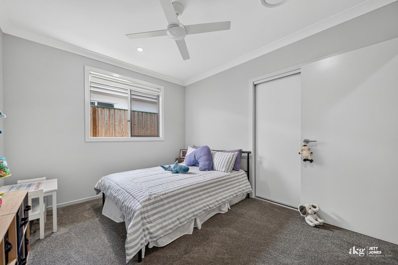 Photo - 85 Ashwood Circuit, Chambers Flat QLD 4133 - Image 17