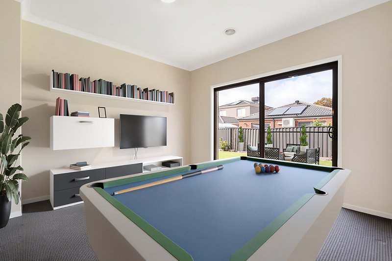 Photo - 85 Biltmore Crescent, Roxburgh Park VIC 3064 - Image 10
