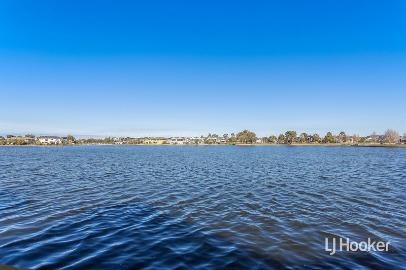 Photo - 85 Broadbeach Circuit, Sanctuary Lakes VIC 3030 - Image 16