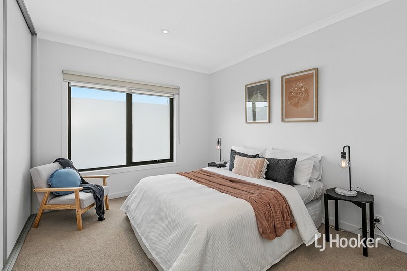 Photo - 85 Campaspe Way, Point Cook VIC 3030 - Image 9