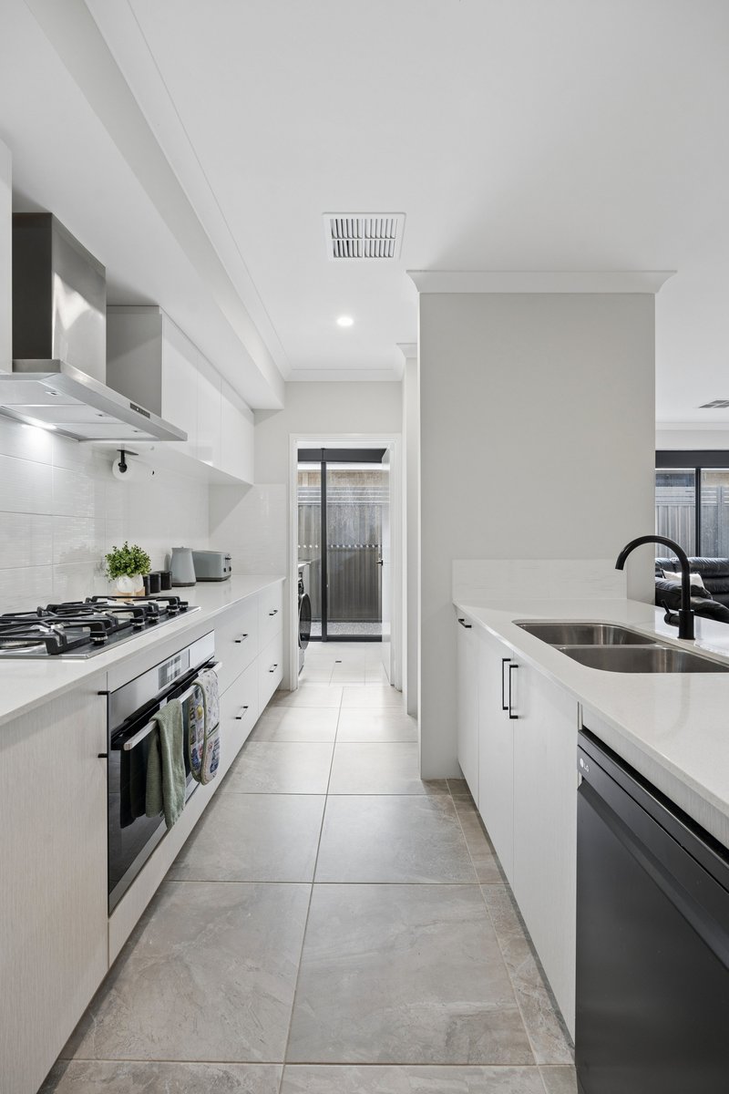 Photo - 85 Castlereagh Way, Brabham WA 6055 - Image 4