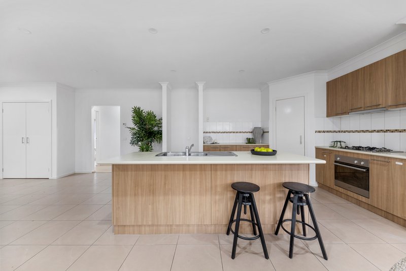 Photo - 85 Charteris Drive, Craigieburn VIC 3064 - Image 3