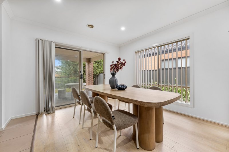 Photo - 85 Charteris Drive, Craigieburn VIC 3064 - Image 7