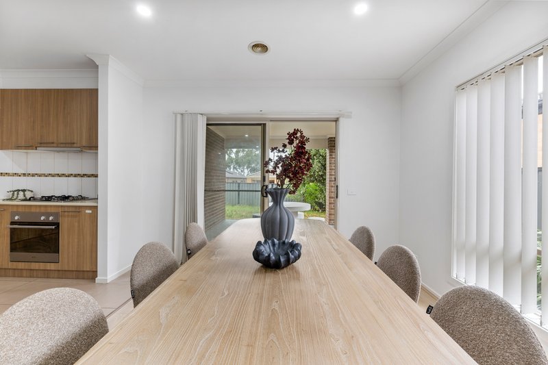 Photo - 85 Charteris Drive, Craigieburn VIC 3064 - Image 8