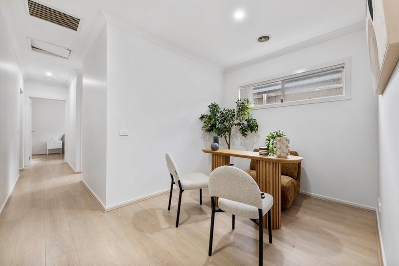 Photo - 85 Charteris Drive, Craigieburn VIC 3064 - Image 12