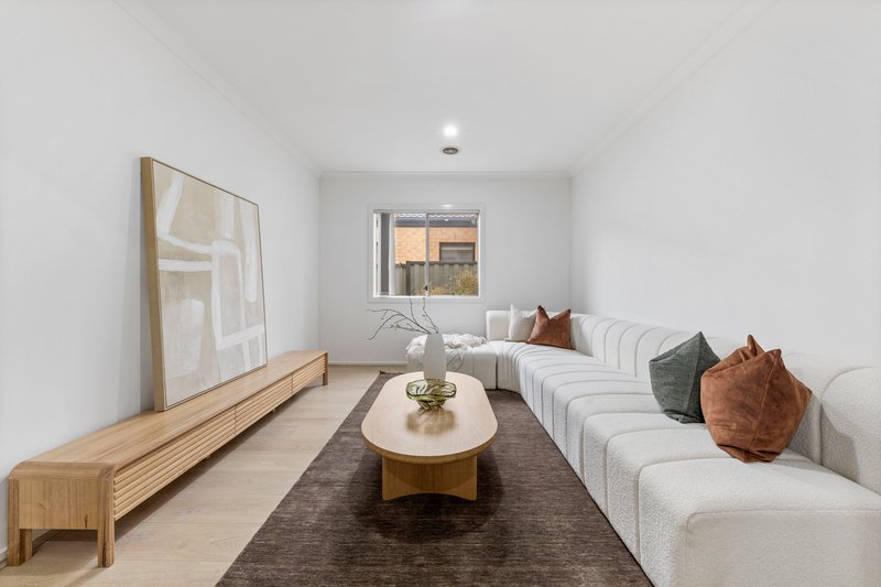 Photo - 85 Charteris Drive, Craigieburn VIC 3064 - Image 14