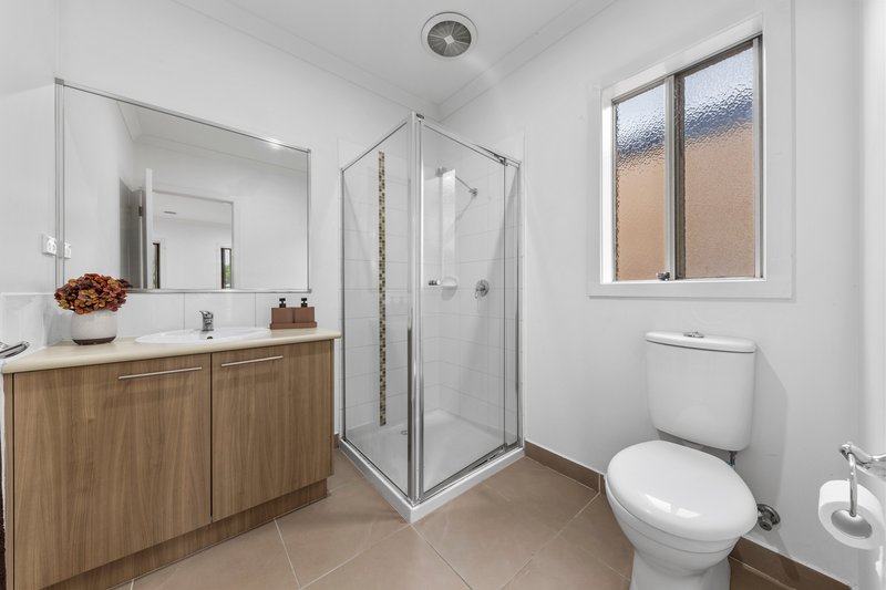 Photo - 85 Charteris Drive, Craigieburn VIC 3064 - Image 16