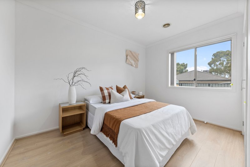 Photo - 85 Charteris Drive, Craigieburn VIC 3064 - Image 18