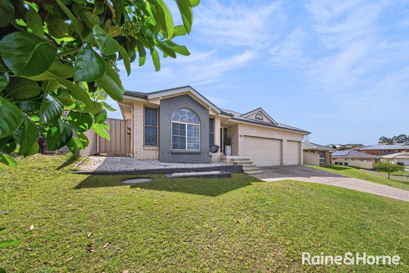 Photo - 85 Clayton Crescent, Rutherford NSW 2320 - Image 2