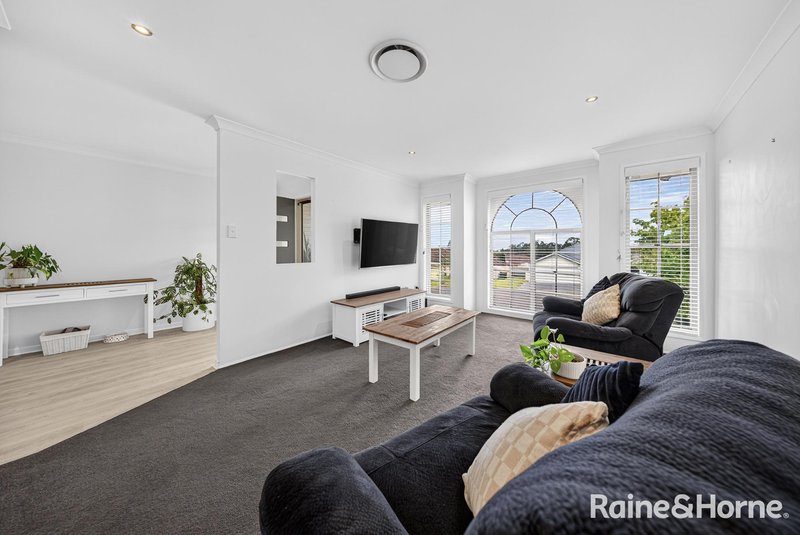 Photo - 85 Clayton Crescent, Rutherford NSW 2320 - Image 9