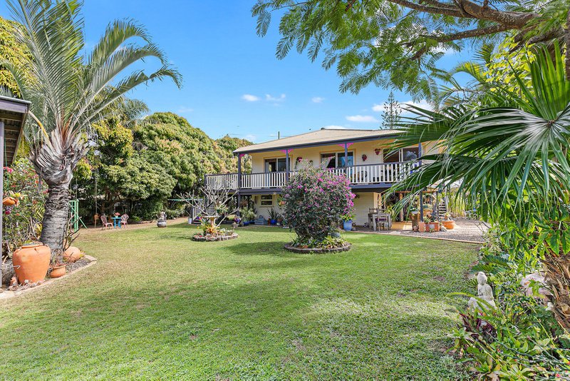 Photo - 85 Corfield Street, Point Vernon QLD 4655 - Image 2