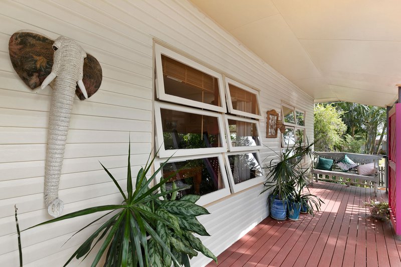 Photo - 85 Corfield Street, Point Vernon QLD 4655 - Image 4